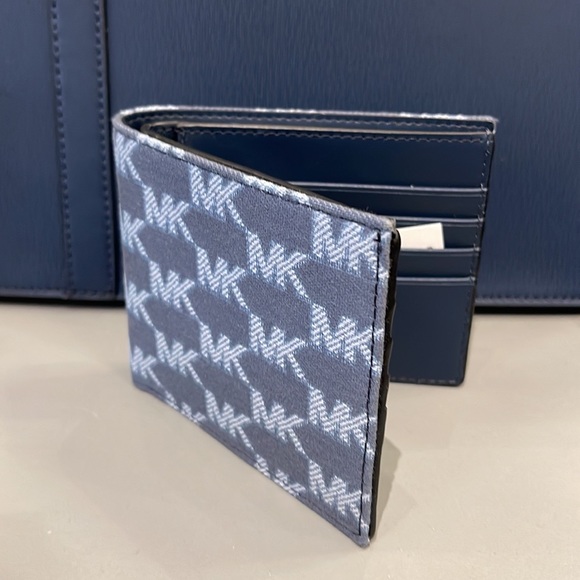 Michael Kors Men’s Women’s Cooper Logo Fabric Billfold Wallet Navy Multi NWT - Picture 7 of 16